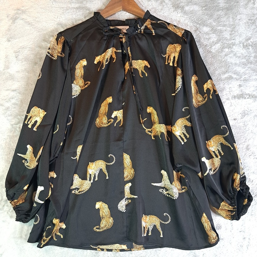 Anniewear LA Womens Cheetah‎ Graphic Print Satin Ruffle Neck Blouse SIze L Black